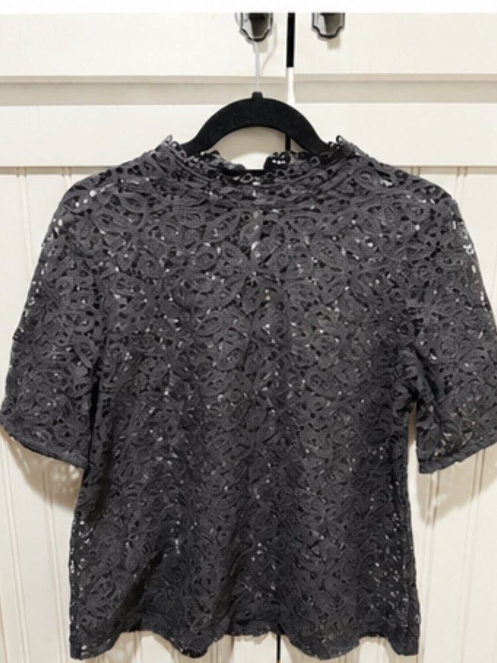 LOFT Gray Lace Crochet Top Size Medium Mock Neck Boho Romantic Sheer Blouse